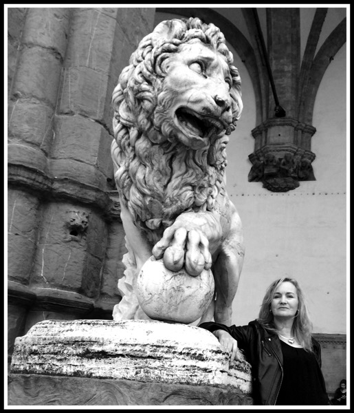 Sarah  the Medici Lion 2